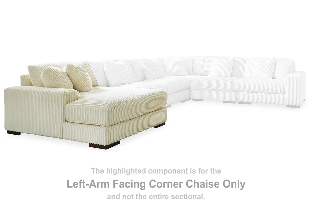 Lindyn Sectional with Chaise - Venta Furnishings (San Antonio,TX)