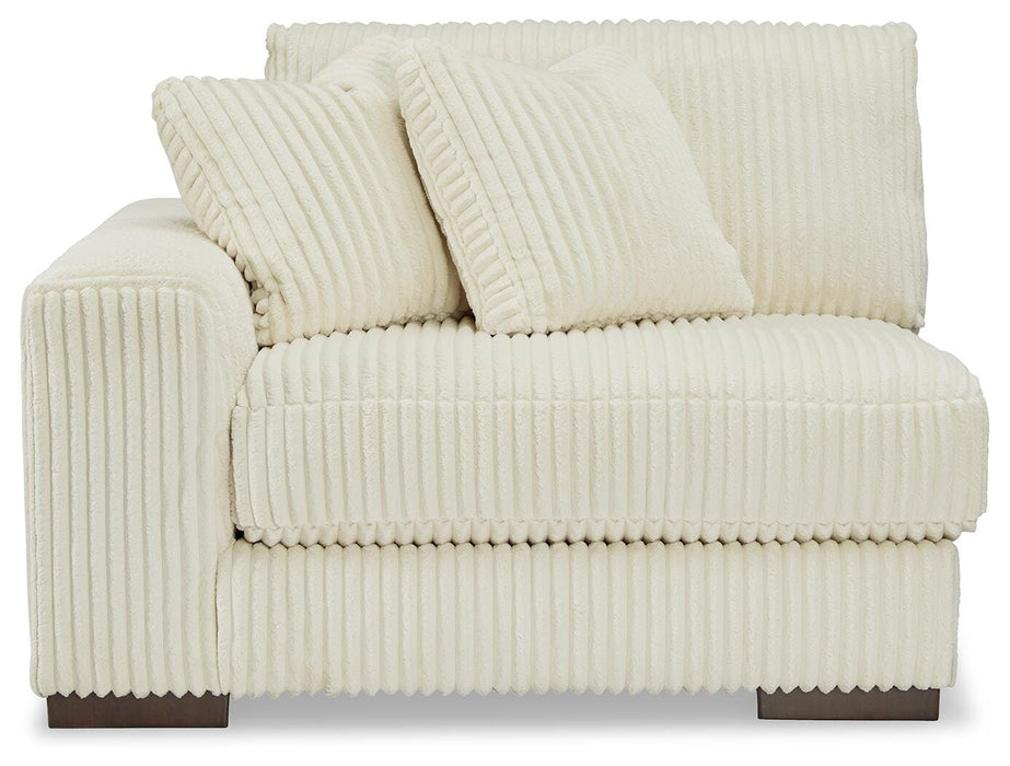 Lindyn Sectional with Chaise - Venta Furnishings (San Antonio,TX)