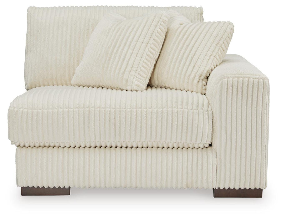 Lindyn Sectional with Chaise - Venta Furnishings (San Antonio,TX)