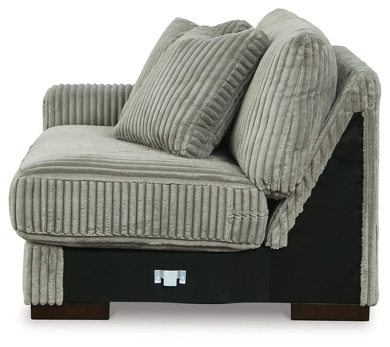 Lindyn Sectional with Chaise - Venta Furnishings (San Antonio,TX)