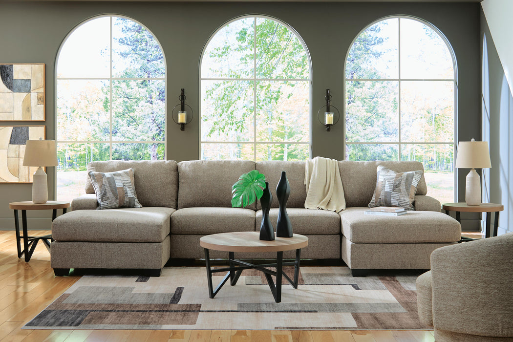 Newellen Sectional with Chaise - Venta Furnishings (San Antonio,TX)