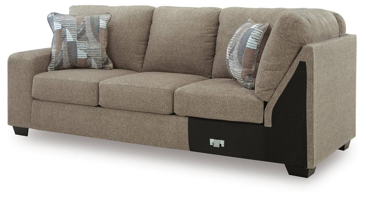 Newellen Sectional with Chaise - Venta Furnishings (San Antonio,TX)
