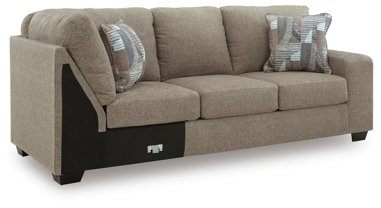 Newellen Sectional with Chaise - Venta Furnishings (San Antonio,TX)