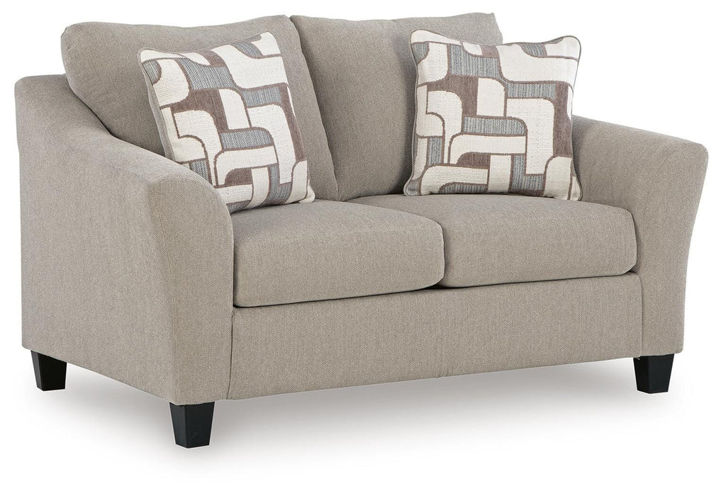 Willarae Loveseat - Venta Furnishings (San Antonio,TX)