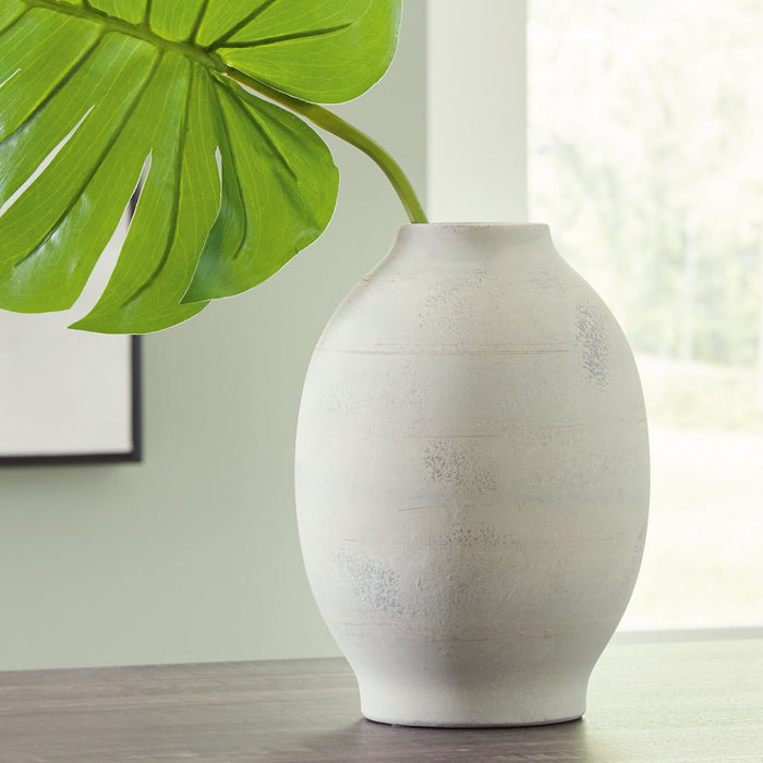 Clayson Vase - Venta Furnishings (San Antonio,TX)