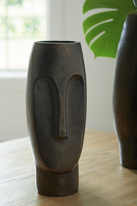 Elanman Vase - Venta Furnishings (San Antonio,TX)