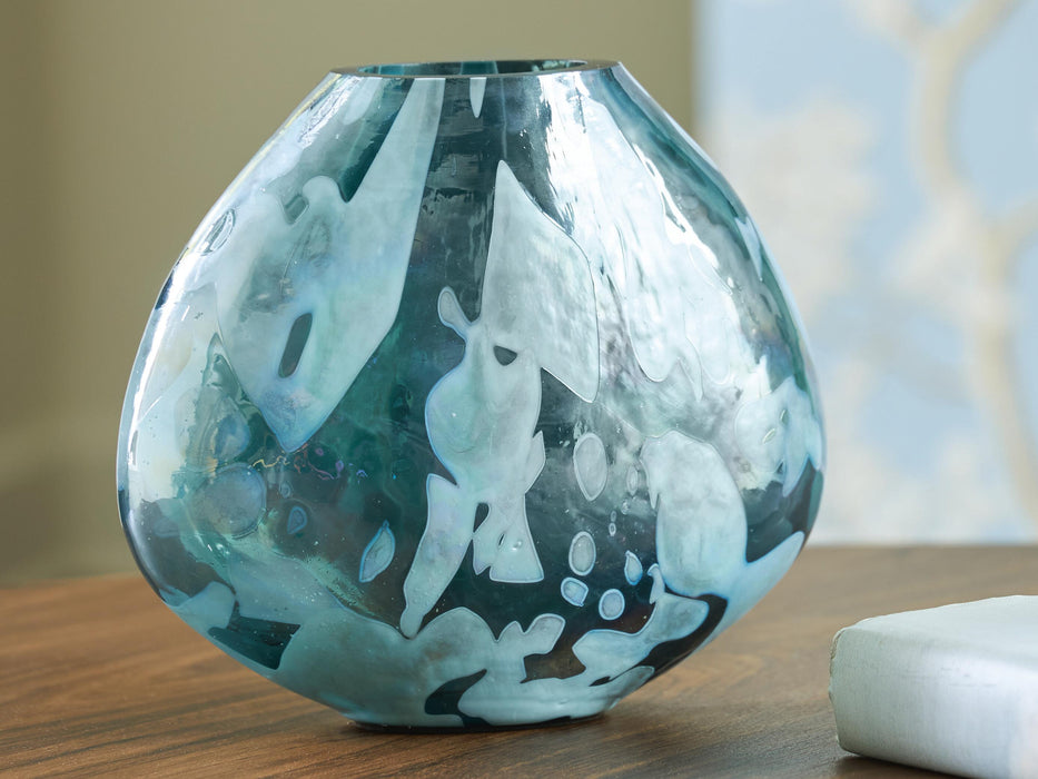 Cartshaw Vase - Venta Furnishings (San Antonio,TX)