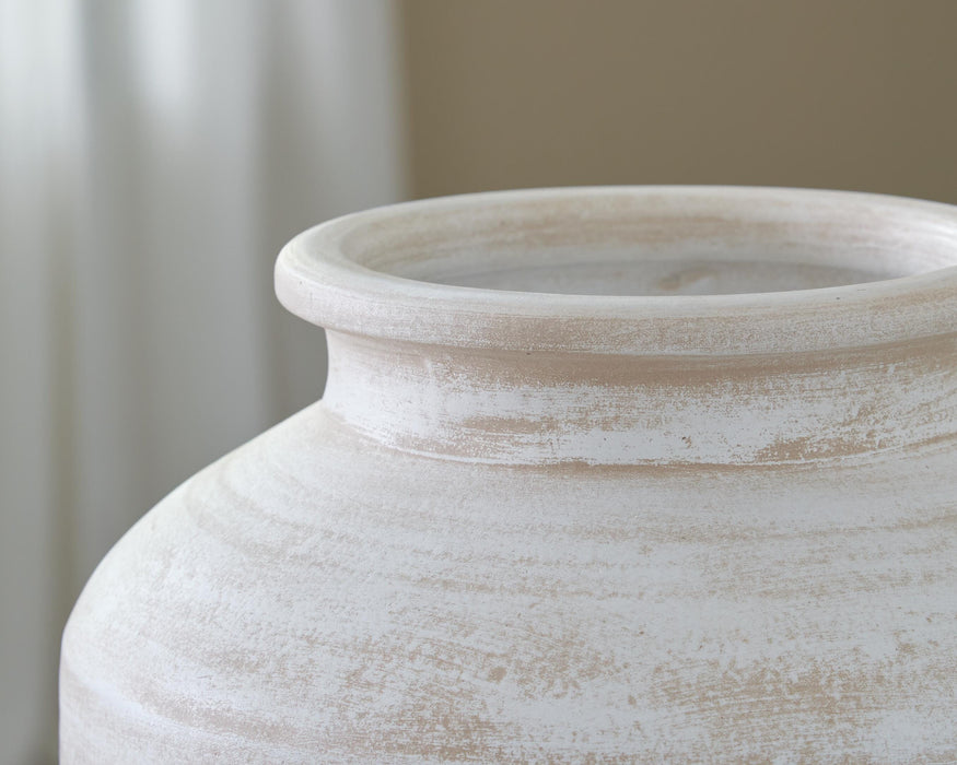 Meadie Vase - Venta Furnishings (San Antonio,TX)