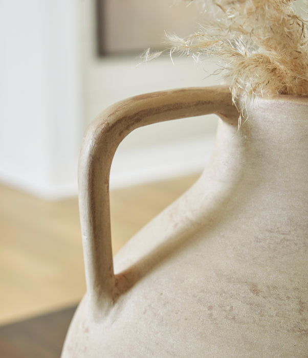 Justy Vase - Venta Furnishings (San Antonio,TX)