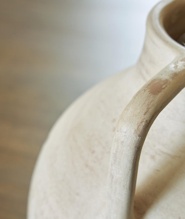 Justy Vase - Venta Furnishings (San Antonio,TX)