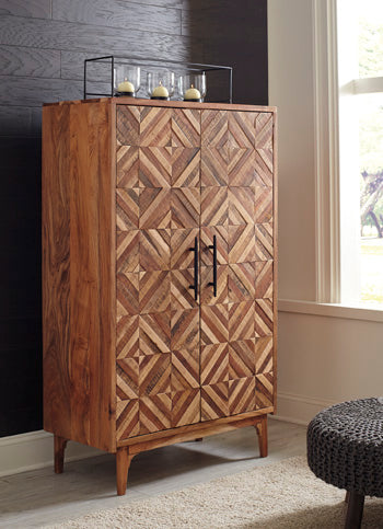 Gabinwell Accent Cabinet