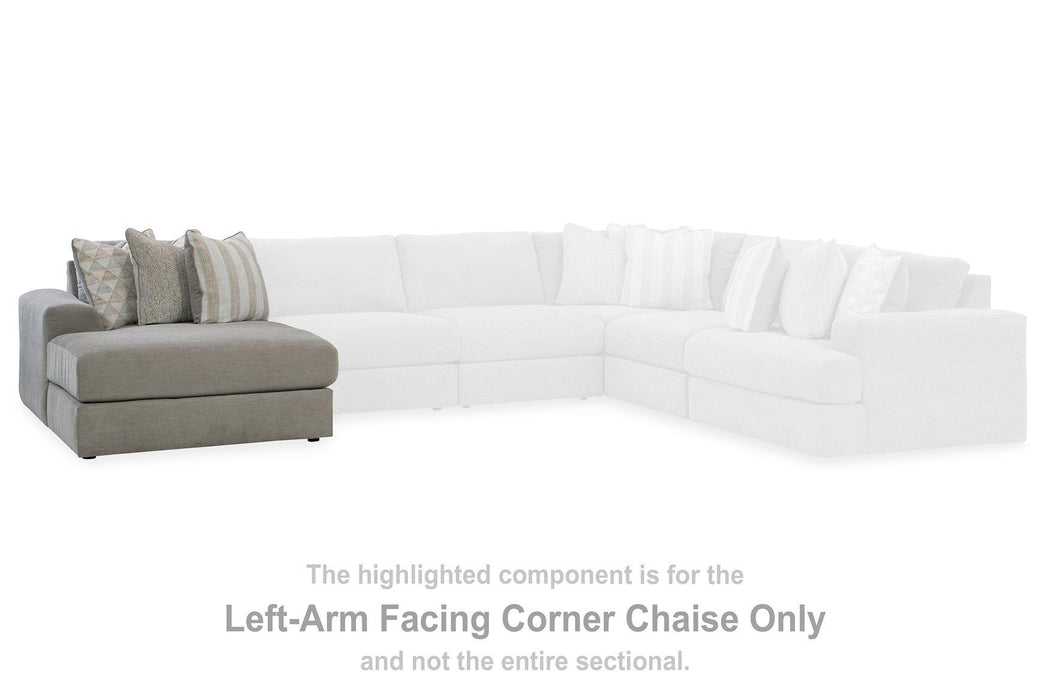 Avaliyah Sectional with Chaise