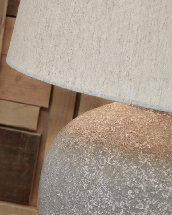 Dreward Table Lamp - Venta Furnishings (San Antonio,TX)