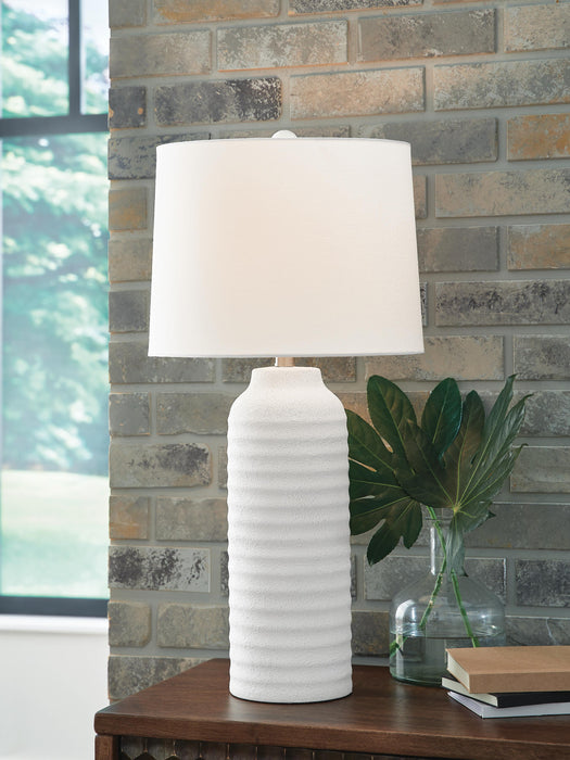 Vauville Table Lamp (Set of 2) - Venta Furnishings (San Antonio,TX)