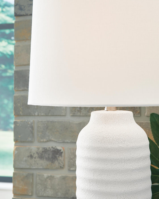 Vauville Table Lamp (Set of 2) - Venta Furnishings (San Antonio,TX)