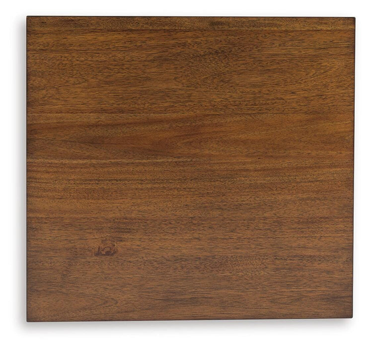 Sturlayne End Table - Venta Furnishings (San Antonio,TX)