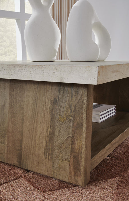 Brendalhouse Coffee Table - Venta Furnishings (San Antonio,TX)