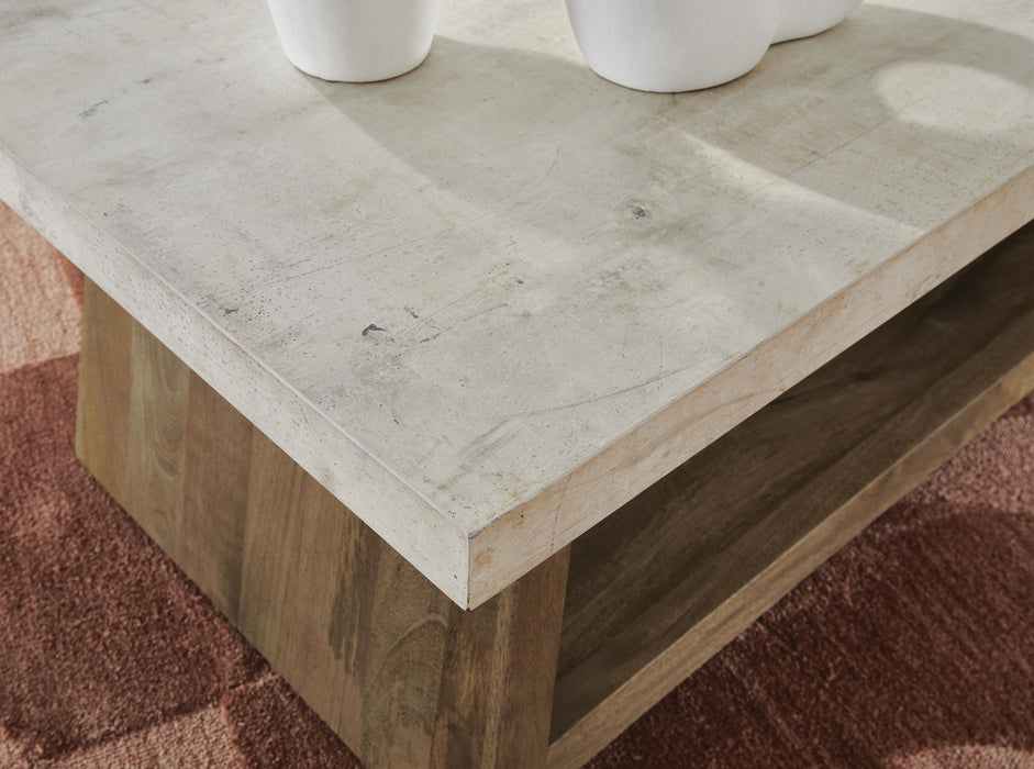 Brendalhouse Coffee Table - Venta Furnishings (San Antonio,TX)