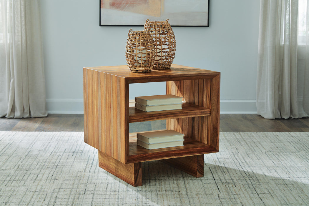 Dressonni End Table - Venta Furnishings (San Antonio,TX)