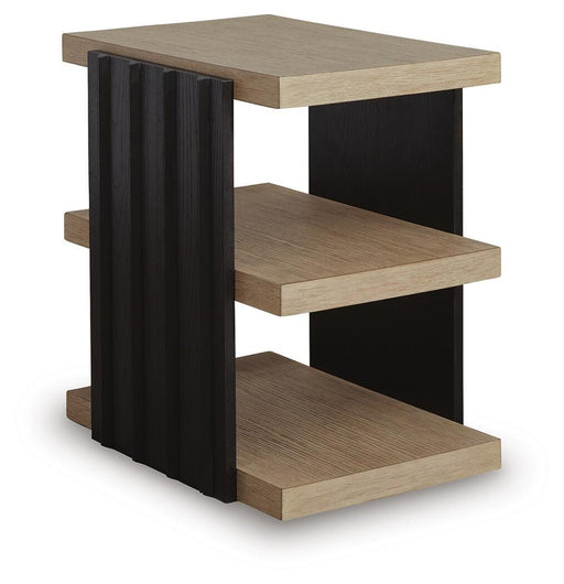 Rylandyn End Table - Venta Furnishings (San Antonio,TX)