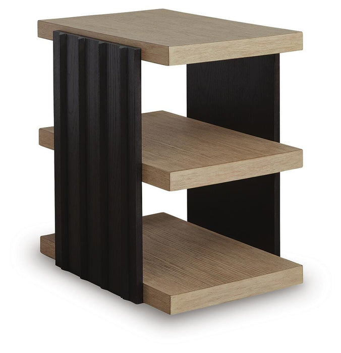 Rylandyn End Table - Venta Furnishings (San Antonio,TX)